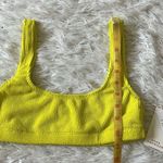 Good American New Women’s Crinkle Scoop bra in electric yellow001 size L/XL Photo 5