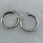 Boutique Sterling silver hoops simple round bar locking. Photo 4