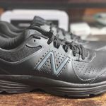 New Balance  411 v2 Black Leather Walking Shoes Size 11 Photo 0