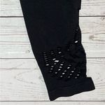 One 5 One Laser Cut Capri Leggings Photo 4