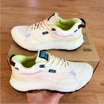 Vans  Mte Crosspath Shoe Natural
Women 8.5US Mens 7.0US Photo 3