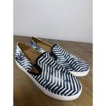 OluKai Pehuea Pa'i Women's Slip On Shoes Size 9 White Zigzag print indigo blue Photo 8