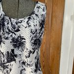 Papillon Blanc Textured Floral Sleeveless Knee Length Career Dress Photo 2