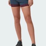 on cloud  Running Shorts Size Large Photo 5