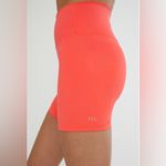 NWT IVL Collective High Photo 2