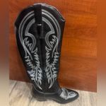 Black Western Cowboy Boots with White Stitching Size 6 Photo 4