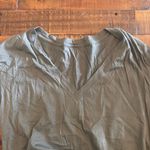 Vuori Sutton V-Neck Photo 5