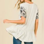 Hailey & Co. large women's heather oatmeal top two-toned crochet accent sleeves Photo 3