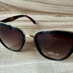 Cat Eye Sunglasses Black Photo 1