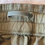 Lululemon  Womens Hotty-Hot Low Rise Running Shorts No Lining 2.5" Inseam Size 6‎ Photo 9