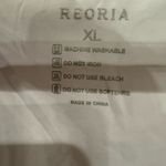 ReoRia Women's Classic White V Photo 1