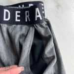 Under Armour Under‎ Armour HeatGear Women's Gray Athletic Shorts Loose Fit Size SM Photo 4