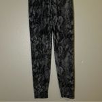 Aerie  Real Me snake print high rise 7/8 crossover leggings women’s size small Photo 3