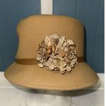 August Silk 100% Wool Tan Cloche Hat With Flower Camel OS Photo 1
