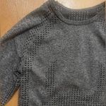 Grey long sleeve Workout Top with thumb holes Crop Top Photo 2