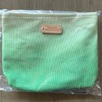 Mario badescu make up bag. NWT Green Photo 0