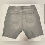 Simply Vera Women's Wang gray denim jean shorts - raw hem - size 12. Bermuda. Photo 2