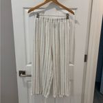 JM Collection  White and Tan Striped Cropped pants size Medium‎ Photo 10