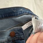 Madewell  Women’s 25 11” Roadtripper Supersoft Jeans Hampstead Wash Photo 4