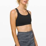 Lululemon Women’s Energy Bra Strappy Black Sports Bra Size 8 Photo 2