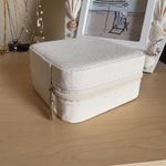 Off white & pink jewelry box Photo 1