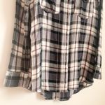 Cupcakes and Cashmere  Cruz high low flannel top Medium Photo 12