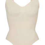 SKIMS  Shapewear Seamless Sculpt  Thong Bodysuit Sand Size XS ‎ NWOB Photo 0