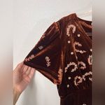 Tea N Rose  NWT The Tyrone Embroidered Dress In Brown Velvet Size L Photo 2