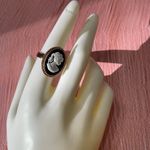 Black And White Cameo Oval Gold Ring Photo 3