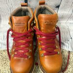 Eddie Bauer  Women’s K-6 waterproof Tan Boots with Red Laces size 9.5 Photo 3