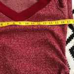 Burgundy and red mini fitted sweater deep v Photo 2