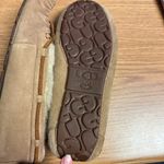UGG DAKOTA  SLIPPERS WOMENS SIZE 9 NWOT Photo 2