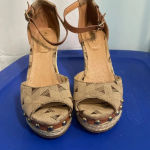 ALDO  studded‎ brown wedges Photo 1