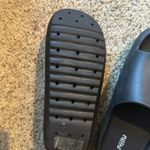 Walmart Target Black Dearfoams Slippers Photo 2