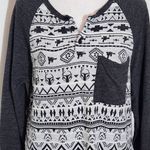 Black and White Print Baseball Tee Size Medium Women's Star Wars Top Photo 1