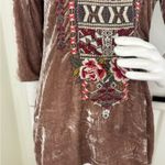 Johnny Was  Pink Velvet Heavily Embroidered Tunic Top Long Sleeve Sz Small. Photo 4