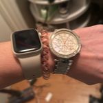 Michael Kors Like new silver watch with Pearl face Photo 2