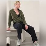 Athleta  Seasoft Bubble Hem Full Zip Aspen Olive Green size medium Photo 13