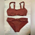 Athleta Women’s Aqualuxe Rust Red Twist Swimsuit Size Bra 36B/C Panties XS Photo 1