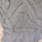 Vince Camuto light gray top in xs. Photo 3
