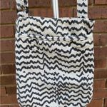 KAVU Keeper Crossbody Bag Purse Canvas Cream Black Zigzag Pattern Brown Lining Photo 3
