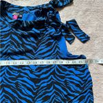 Vince Camuto  Women's Sleeveless‎ Blue Zebra Print Ruffled Blouse Size Large Photo 5
