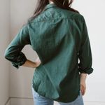 Frank & Eileen  Eileen Relaxed Button-Up Featherweight‎ Forest Green XS Photo 1