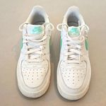 Nike  Iconic Air Force 1 Low Woman's Sneakers Photo 1