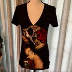Infamous Womens Size Medium Black Skull Tattoo Roses Short Sleeve Shirt‎ V Photo 2