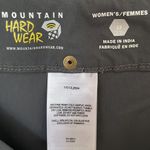 Mountain Hardwear  Gray Bermuda Hiking Shorts 12 Photo 4