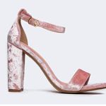 Forever 21 velvet pink heels. Photo 1