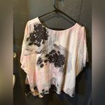 Avenue Black and White Relaxed Blouse Short Sleeve Photo 2