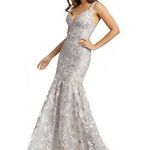 Mac Duggal 20146 Platinum Floral Embroidered V-Neck Mermaid Formal Gown Size 14 Photo 0