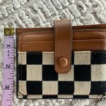 Boutique Checkered Cardholder Photo 5